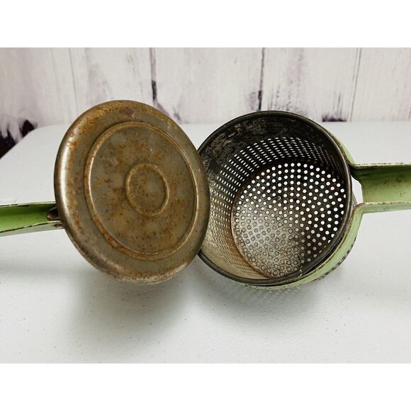 Rustic Vintage Retro Green Steel Handle Potato Masher Ricer Food Press Strainer - Picture 9 of 9